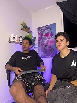 Snapshot of Miguel_bigcock chatting on 02.13.26 Miguel bigcock online show from 02.13.26