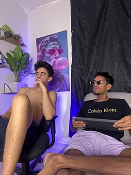 Snapshot of Miguel_bigcock chatting on 02.15.26 Miguel bigcock online show from 02.15.26