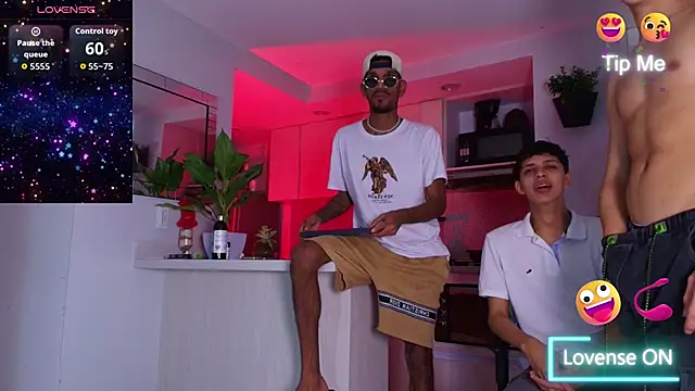 Snapshot of Miguel_bigcock chatting on 02.21.26 Miguel bigcock online show from 02.21.26