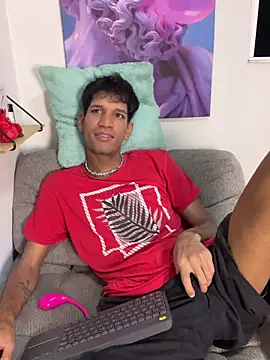 Snapshot of Miguel_bigcock chatting on 04.15.26 Miguel bigcock online show from 04.15.26