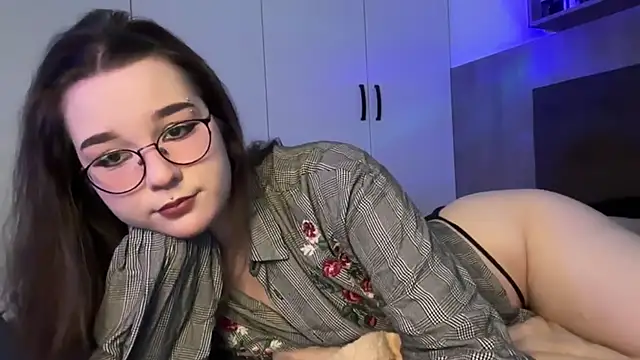 BeeBlossom online show from 03.22.25