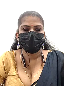 Snapshot of ashmitha chatting on 03.11.25 ashmitha online show from 03.11.25