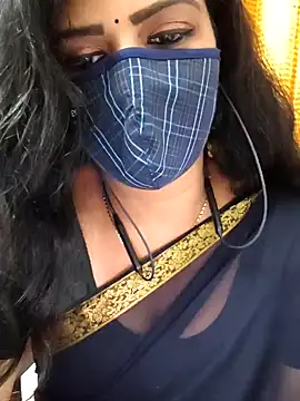 Snapshot of ashmitha chatting on 10.10.25 ashmitha online show from 10.10.25