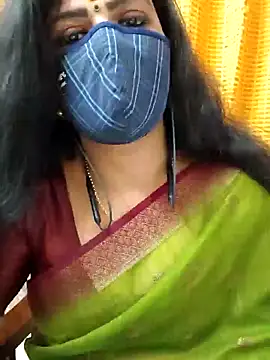 Snapshot of ashmitha chatting on 10.11.25 ashmitha online show from 10.11.25