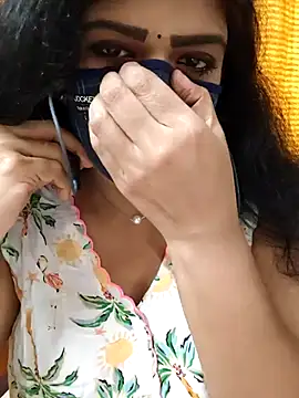 Snapshot of ashmitha chatting on 10.30.25 ashmitha online show from 10.30.25