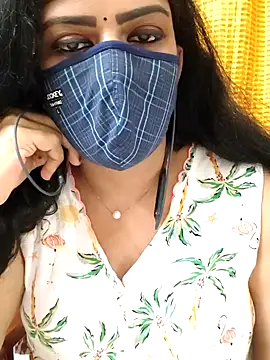 Snapshot of ashmitha chatting on 11.11.25 ashmitha online show from 11.11.25