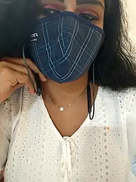 Snapshot of ashmitha chatting on 11.17.25 ashmitha online show from 11.17.25