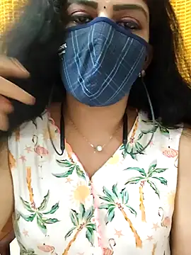 Snapshot of ashmitha chatting on 11.30.25 ashmitha online show from 11.30.25