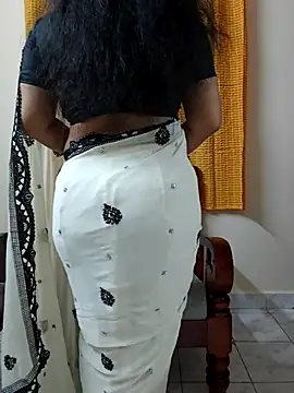 Snapshot of ashmitha chatting on 12.04.25 ashmitha online show from 12.04.25