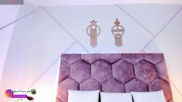 aurora collinss  online show from 11.19.25