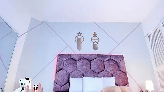 aurora collinss  online show from 01.13.26