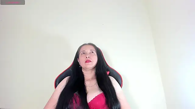 hot-nikol online show from 10.28.25