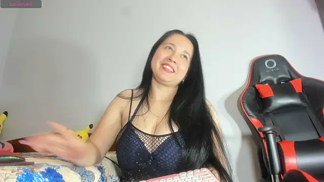 Snapshot of hot-nikol chatting on 03.08.26 hot-nikol online show from 03.08.26