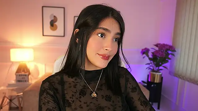 Snapshot of JulesBenett chatting on 10.22.25 JulesBenett online show from 10.22.25