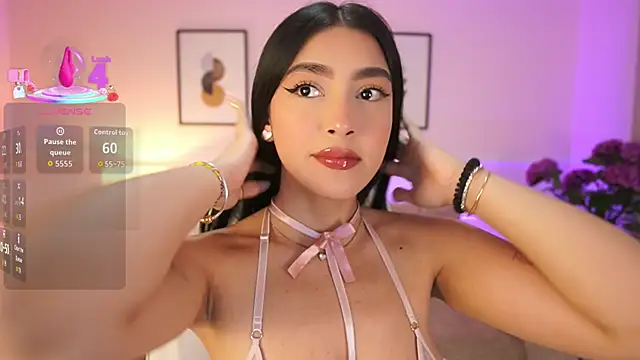 Snapshot of JulesBenett chatting on 11.03.25 JulesBenett online show from 11.03.25