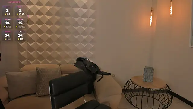 Snapshot of MaddisonCollins chatting on 10.13.25 MaddisonCollins online show from 10.13.25