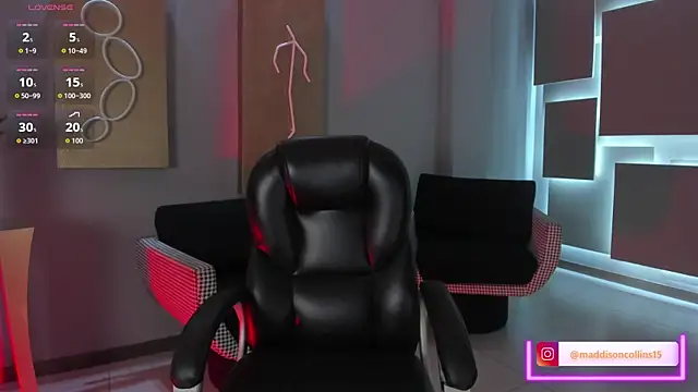 Snapshot of MaddisonCollins chatting on 02.18.26 MaddisonCollins online show from 02.18.26