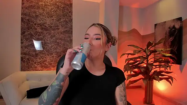 Snapshot of MaddisonCollins chatting on 03.07.26 MaddisonCollins online show from 03.07.26