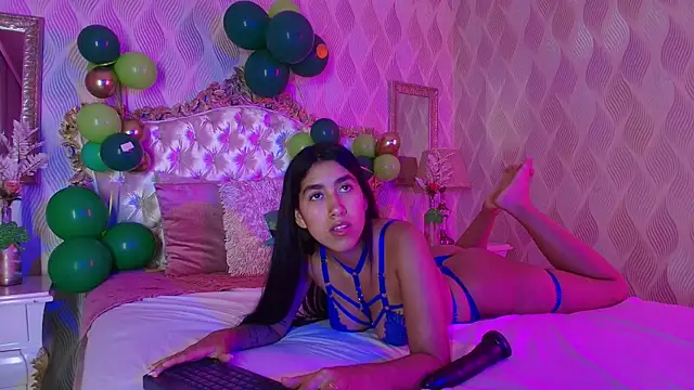 Mia Montess online show from 03.16.25