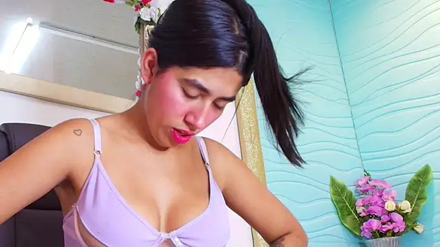 Mia Montess online show from 09.18.25