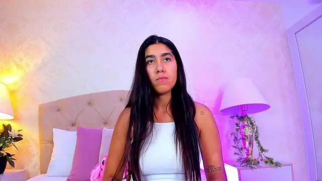 Mia Montess online show from 04.23.26