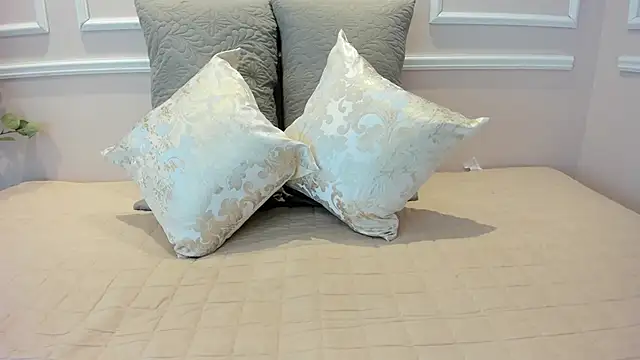 Lucy Canel online show from 11.21.25