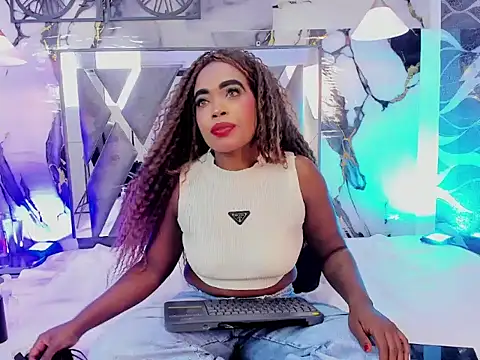 CandyMartinez  online show from 04.25.26