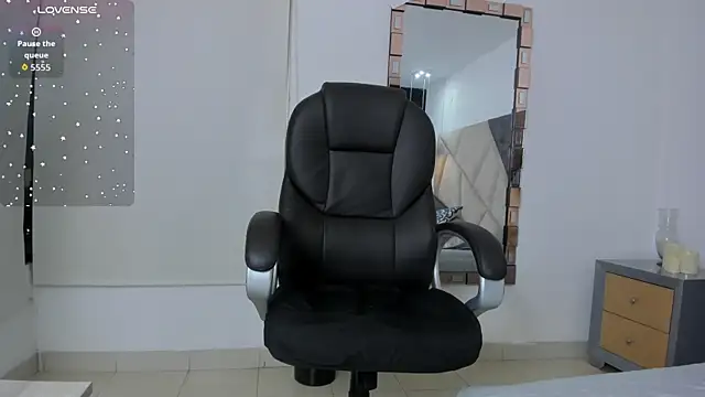 SaskiaGrendel online show from 09.21.25