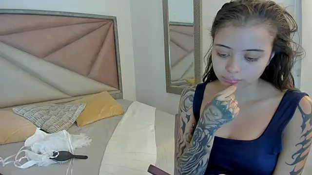 Snapshot of SaskiaGrendel chatting on 07.19.26 SaskiaGrendel online show from 07.19.26