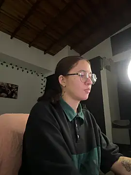 Snapshot of Camil_Lee chatting on 03.08.25 Camil Lee online show from 03.08.25