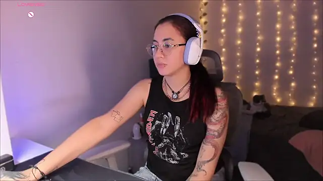 Snapshot of Camil_Lee chatting on 11.08.25 Camil Lee online show from 11.08.25