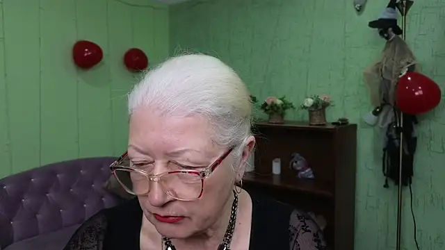 Maya Mayflower online show from 03.06.25