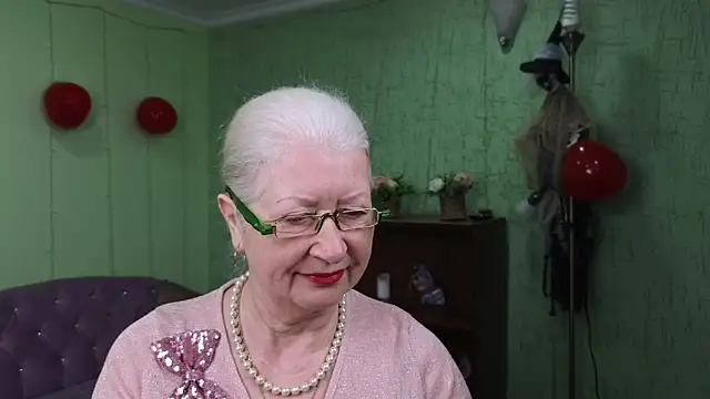 Maya Mayflower online show from 03.10.25