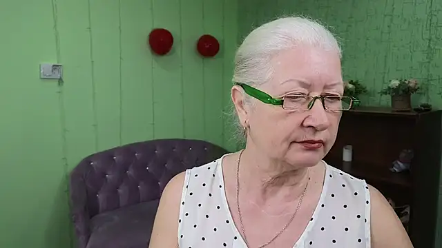 Maya Mayflower online show from 03.11.25