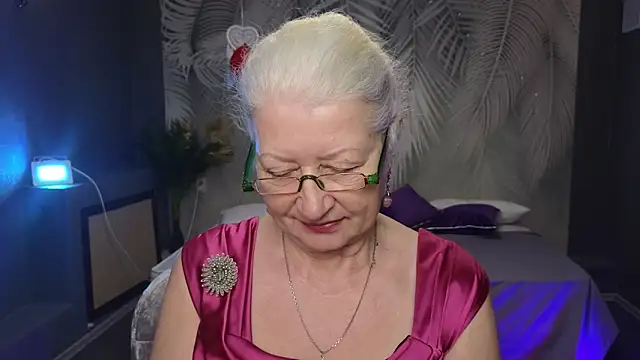 Maya Mayflower online show from 03.17.25