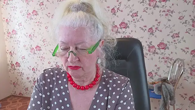 Maya Mayflower online show from 02.15.26