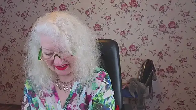 Maya Mayflower online show from 02.16.26