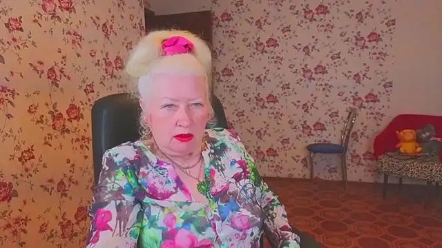 Maya Mayflower online show from 05.15.26
