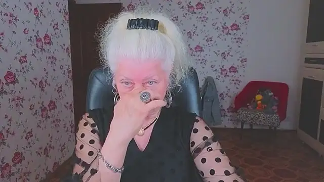Maya Mayflower online show from 06.01.26
