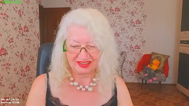 Maya Mayflower online show from 06.25.26