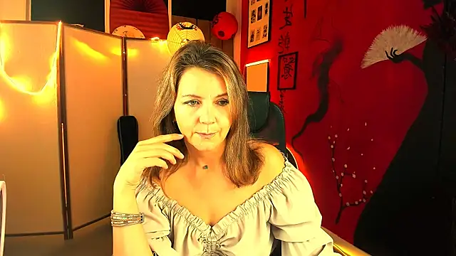 NicoleHitman online show from 10.14.25