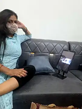 Snapshot of Decant_Ruhi143 chatting on 03.05.25 Decant Ruhi143 online show from 03.05.25