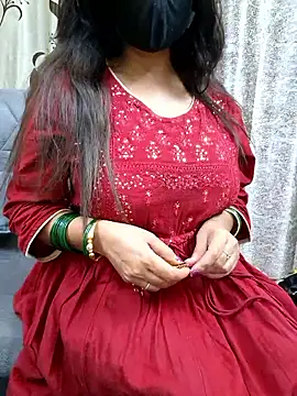 Snapshot of Decant_Ruhi143 chatting on 10.17.25 Decant Ruhi143 online show from 10.17.25