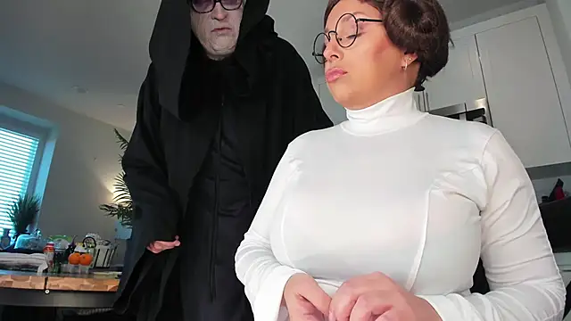 Snapshot of realtoxxxxmaria chatting on 10.30.25 realtoxxxxmaria online show from 10.30.25