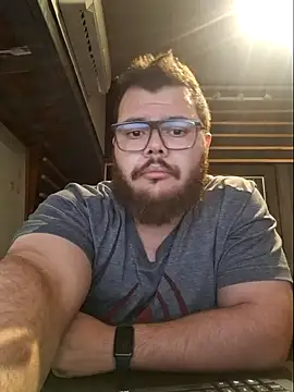 Snapshot of Edmund98 chatting on 03.18.25 Edmund98 online show from 03.18.25