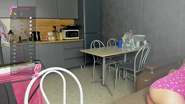 EvaTheHeart online show from 10.18.25