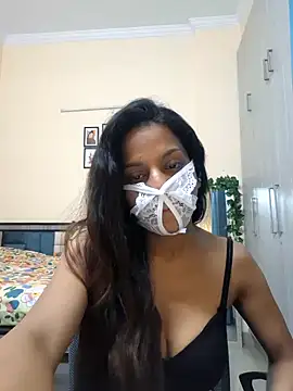 Snapshot of Queen_Ayeshaa chatting on 03.05.25 Queen Ayeshaa online show from 03.05.25