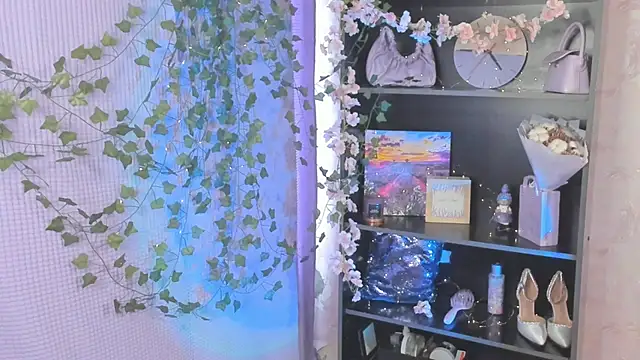 Snapshot of MelissaMillton chatting on 03.06.25 MelissaMillton online show from 03.06.25