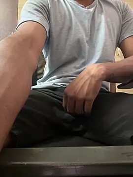 Snapshot of RightFielder chatting on 10.02.25 RightFielder online show from 10.02.25