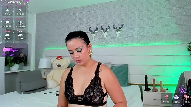 LeilaHiuston online show from 02.11.26